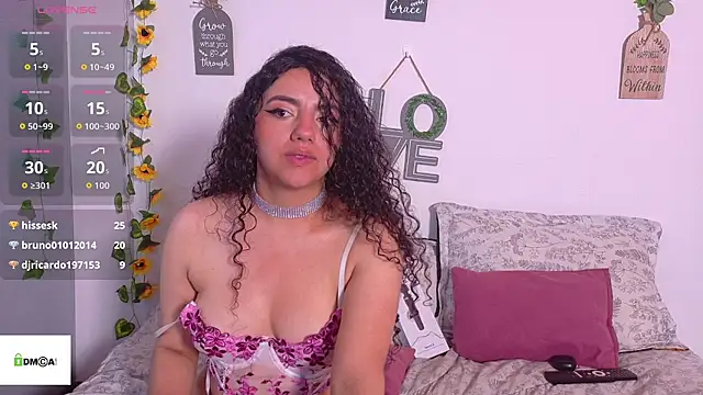 emiily_curly webcam