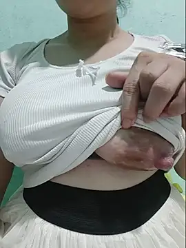 Shine_Mai webcam