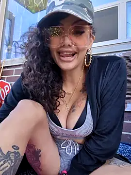 Av3ryyBe3
