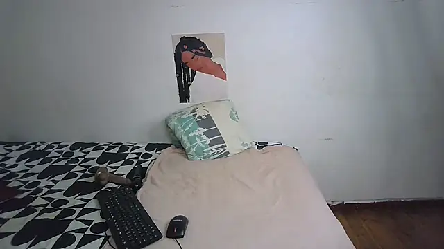 COCO__JUICY webcam