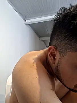ORTIZ96hot live cam on StripChat