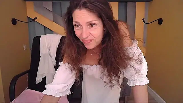 EllaLong webcam