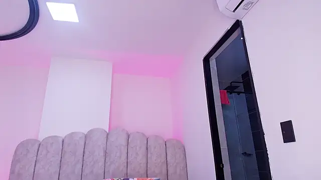 Karla_hilton1