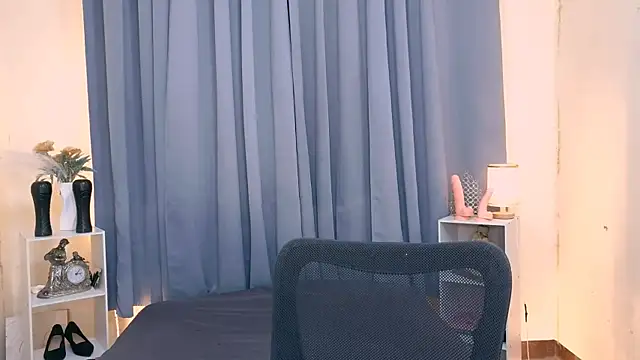 Mimi_Mckinley webcam