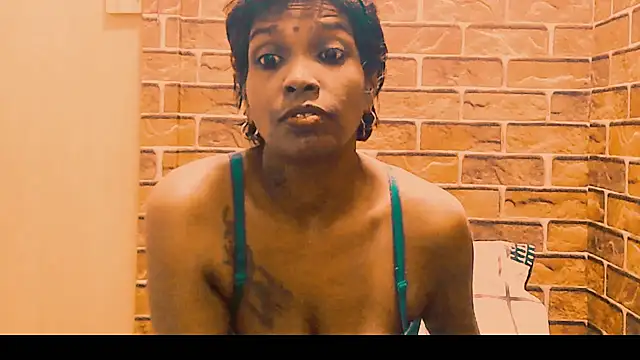 Fuckable_Nasty_MILF webcam