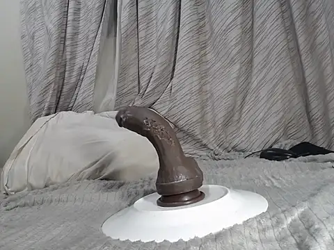 KinkyJXxX webcam