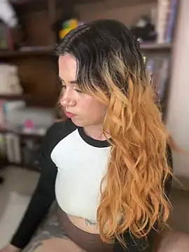 NikkiNix webcam