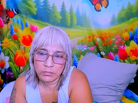 indianroxy webcam
