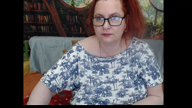 PlayfullMature webcam