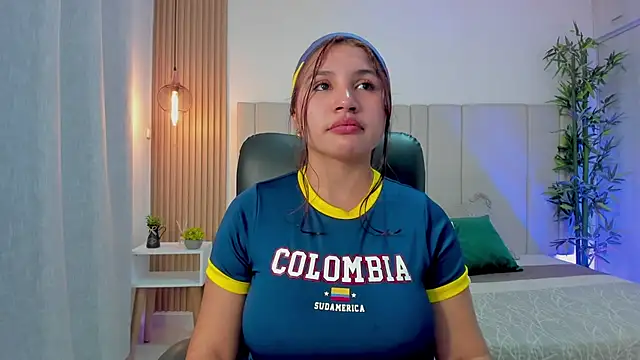 Victoria_Rosee webcam