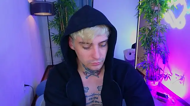 drillfi11 live cam on StripChat
