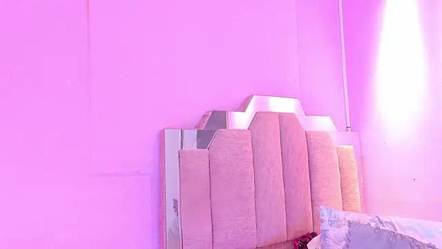 LoveQueen2 webcam
