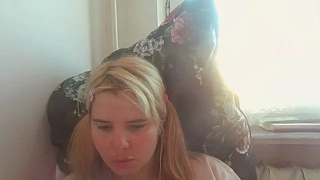 HornyElena webcam