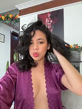 Esmerald_1111 webcam