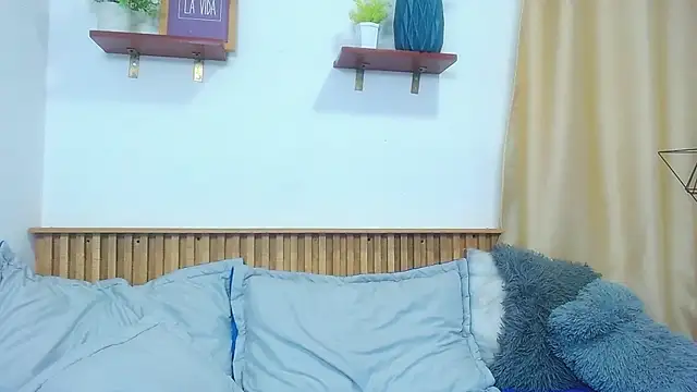 Violet_2003 webcam