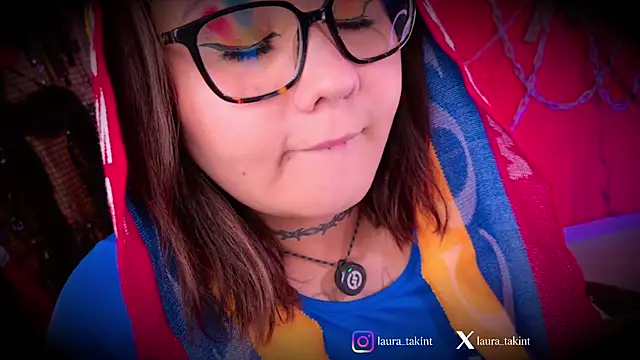 Laura_takint webcam