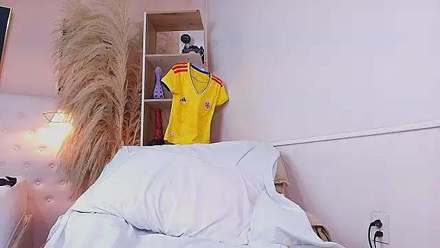 valerie_lya