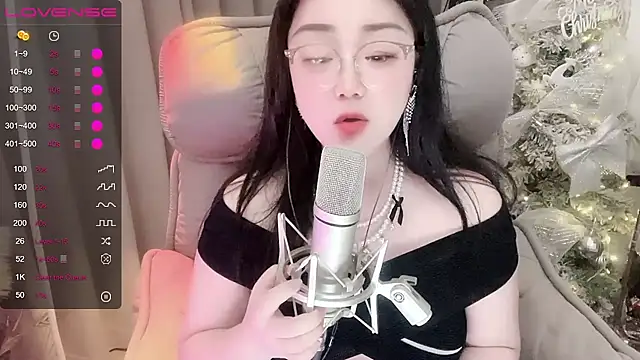 Monica-666888- webcam