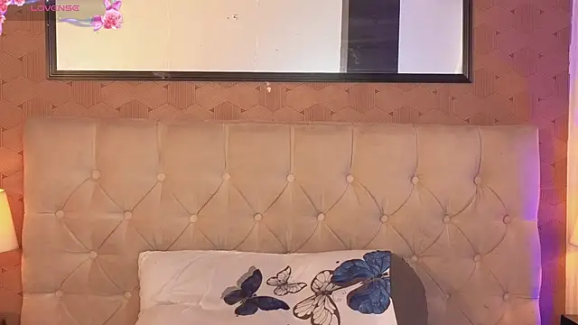 Isabella_cherry69 webcam