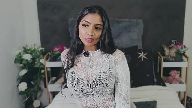Delilah_Blazee webcam