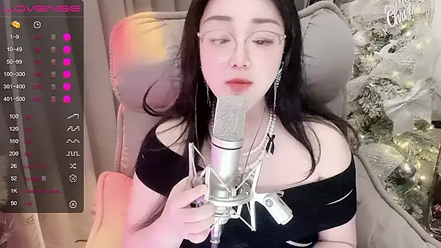 Monica-666888- webcam