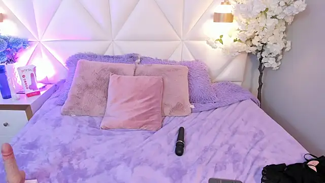sidney_clark (F teen) - play with my pussy and squirt😈