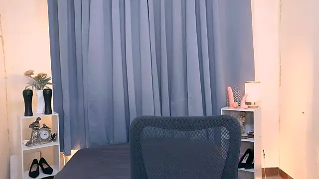 Mimi_Mckinley webcam