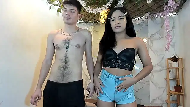 Zoweette - Couple webcam sex chat