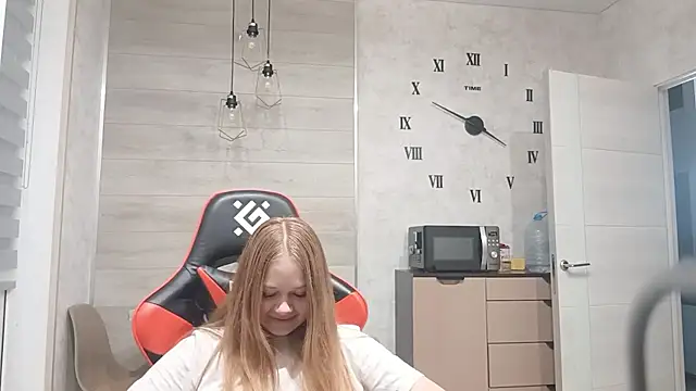 KarinaBestie webcam