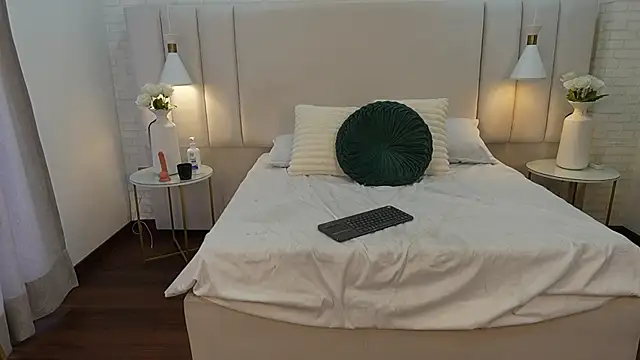 GabyJones_ webcam