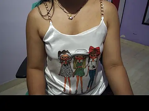 BabyNaina webcam
