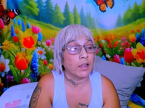 indianroxy webcam