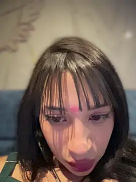 Sasha-firee live cam on StripChat