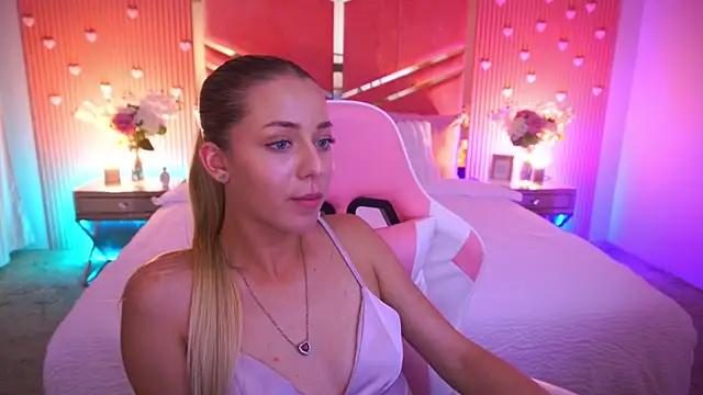 DoveLovee live cam on StripChat