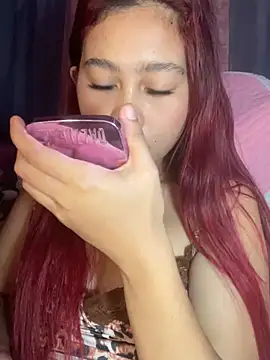 ursweet_babygirl live sex cam