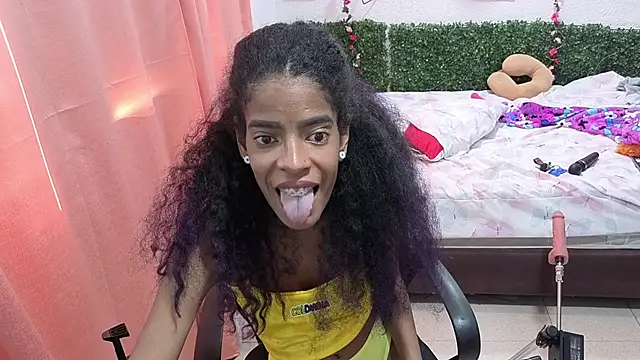 thianahorny webcam