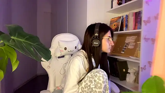 Monica_Cutersseys webcam