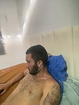 Novinhosputos69 webcam