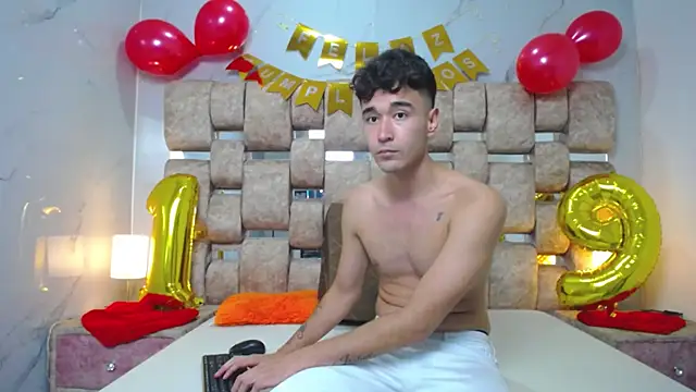 KathyAiden webcam