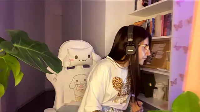 Monica_Cutersseys webcam