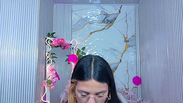 Chiara_tay