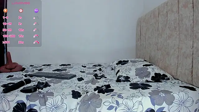 lizziemontana2 webcam