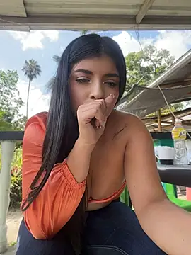 Isaa-Sweet webcam