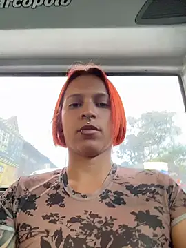 Mia_0-4 live cam on StripChat