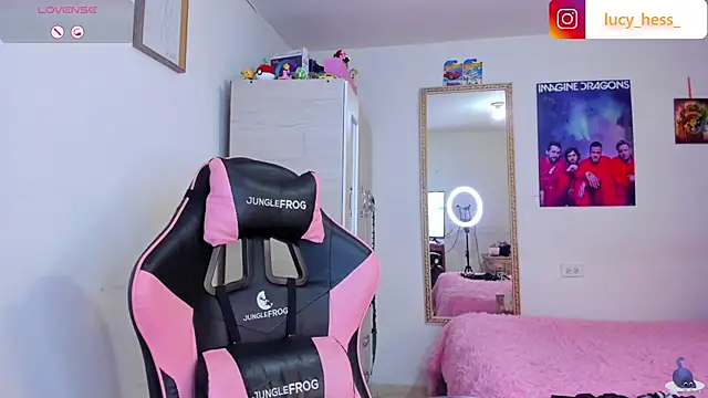 Lucyy-hess webcam