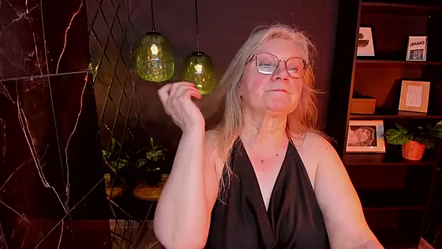 natalimellow (Ask my age) - spank my ass 10 times