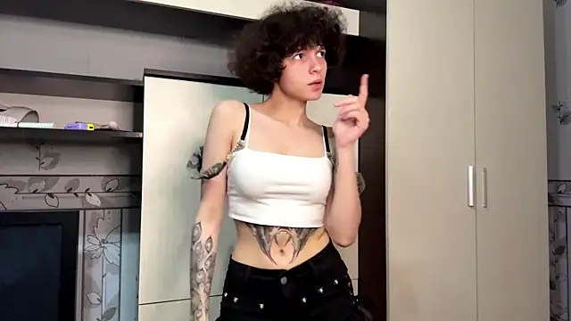 Nikatyanxx webcam
