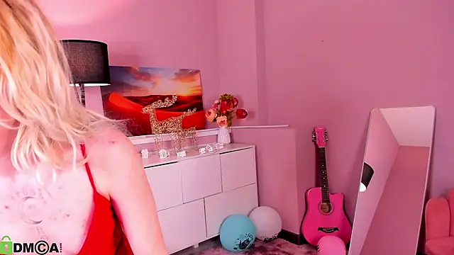 kikipeach webcam