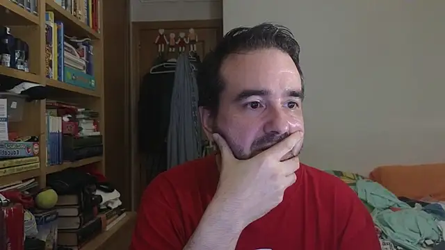 curiosillo83 live cam on StripChat
