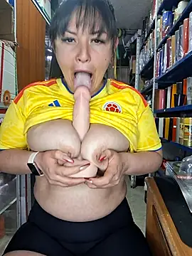 isa_bella95 (F young) - Squirt